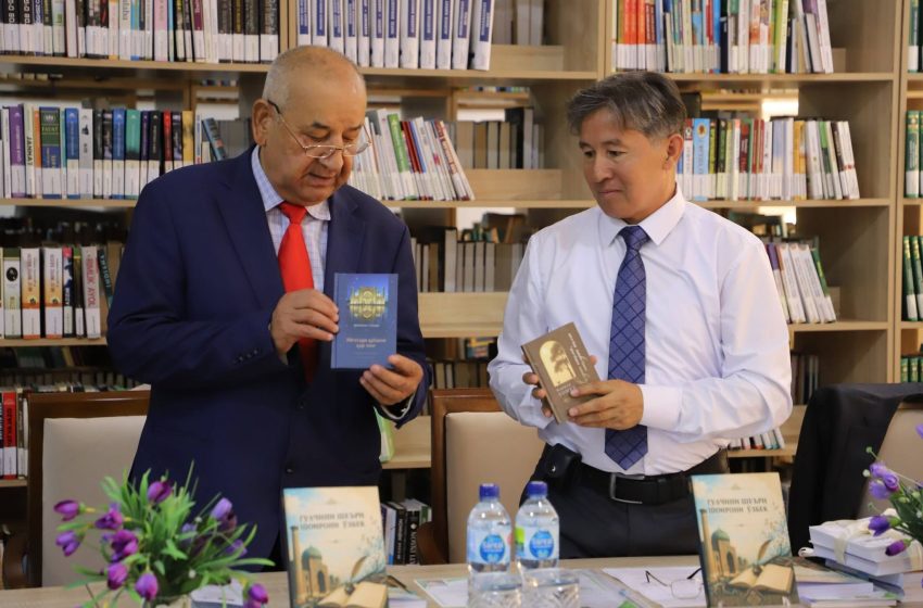  Тақдимоти китобе, ки ба маҳфили аҳли адаб ва дӯстӣ табдил ёфт